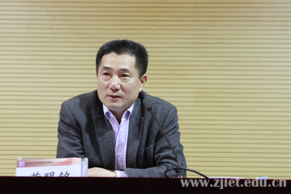 劳书记1.jpg